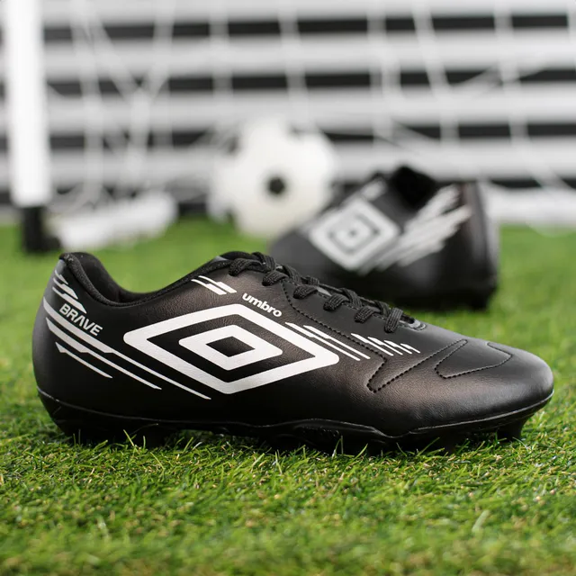 Chuteira Campo Umbro Trava Fixa